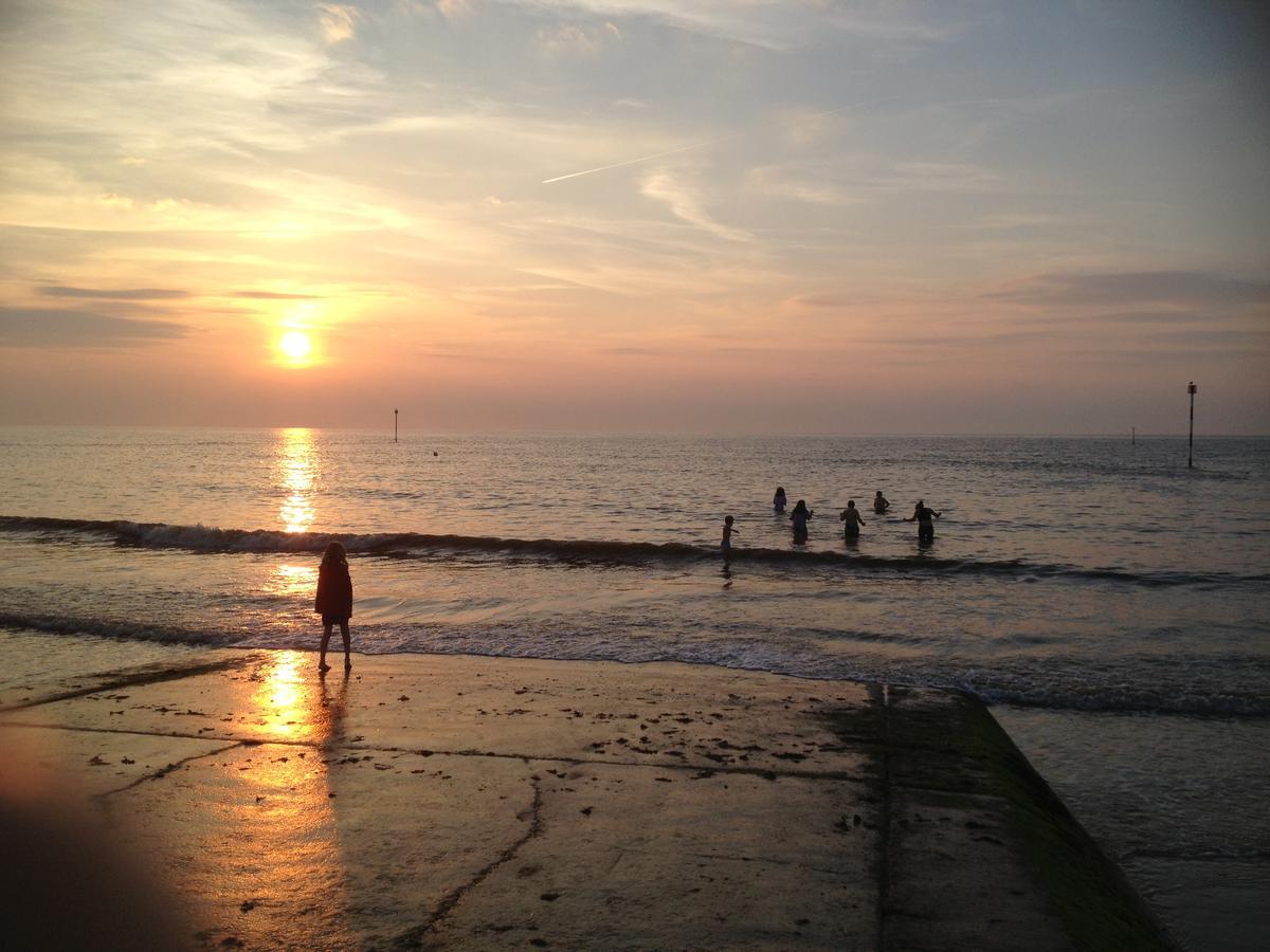 The Waves B&B Birchington-on-Sea Bagian luar foto